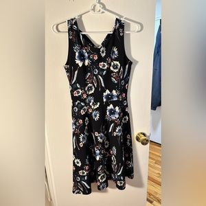 Size S Floral Sleeveless Midi Dress Perfect for Party or Work or Dates